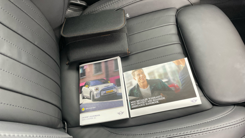 MINI Hatchback 135kW Cooper S Level 3 33kWh 3dr Auto Electric Hatchback